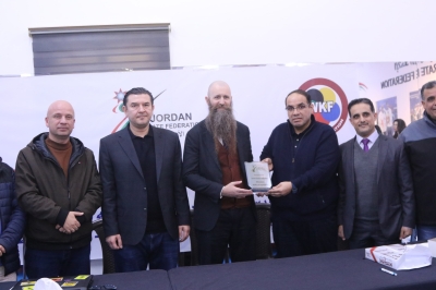 السفير الاميركي معجب بتطور الكراتيه في الاردن - صور