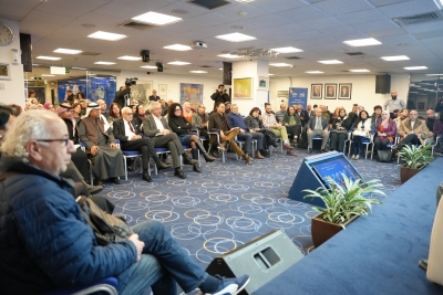 شومان تحتفي بالشاعر والروائي نصر الله بفوزه بجائزة نيوستاد العالمية