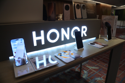علامة HONOR  تعلن الإطلاق الرسمي لهاتف HONOR MAGIC8 PRO بعد النجاح اللافت للطلبات المسبقة في المنطقة