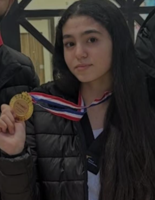 اللاعبتان جنى ونور الشخانبة تتوجان بذهبية بطولة الفرسان الدولية