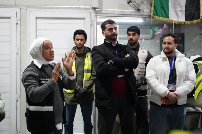 جامعة عمان العربية تنظم زيارة ميدانية إلى بنك الملابس لتعزيز العمل التطوعي