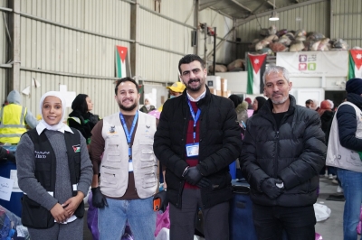 جامعة عمان العربية تنظم زيارة ميدانية إلى بنك الملابس لتعزيز العمل التطوعي