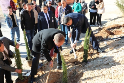 جامعة عمان العربية تنظم فعالية يوم الشجرة بالتعاون مع وزارة الزراعة وأمانة عمّان الكبرى