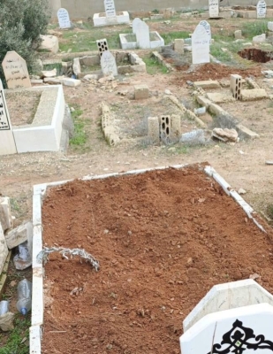 بلدية مادبا تعالج التهبيط في مقبرة نتل وتدعو المواطنين لمتابعة قبور ذويهم