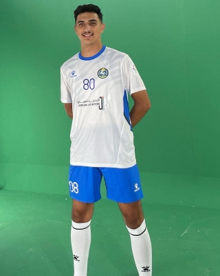 أنس عياش موهبة كروية  ولدت في ملاعب السلط وصقلت في برشلونة