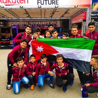 أنس عياش موهبة كروية  ولدت في ملاعب السلط وصقلت في برشلونة