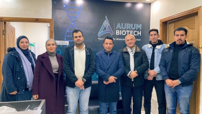 صيدلة عمان العربية تنظم زيارة ميدانية لمختبر أبحاث الشركة الذهبية للتقانات الحيوية