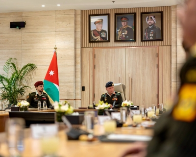 الملك يرافقه ولي العهد يزور القيادة العامة للقوات المسلحة