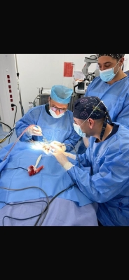 عملية نوعية في مستشفى اللطرون لمريض يعاني من التهاب مزمن وتآكل في الجمجمة