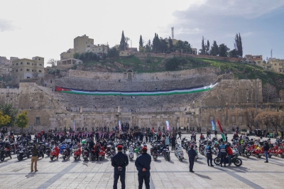 مسيرة ضخمة انطلقت من الشركة وجابت شوارع عمّان.. زين تحتفي بالعيد الرابع والستين لميلاد جلالة الملك