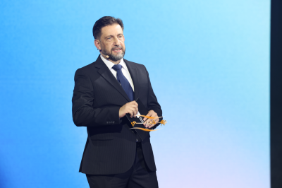 جيلي  EX2مصمّمة لعصر جديد من التنقّل الحضري – فيديو وصور