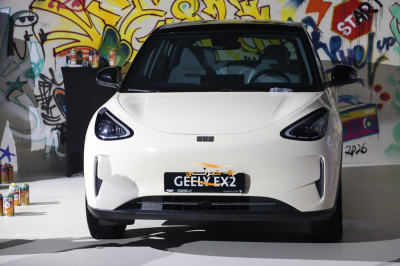 جيلي  EX2مصمّمة لعصر جديد من التنقّل الحضري – فيديو وصور