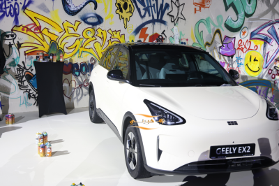 جيلي  EX2مصمّمة لعصر جديد من التنقّل الحضري – فيديو وصور