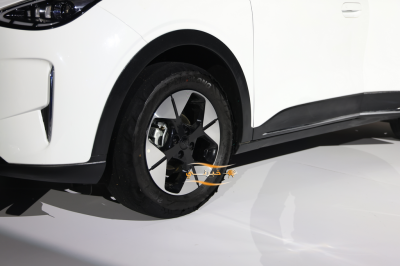 جيلي  EX2مصمّمة لعصر جديد من التنقّل الحضري – فيديو وصور