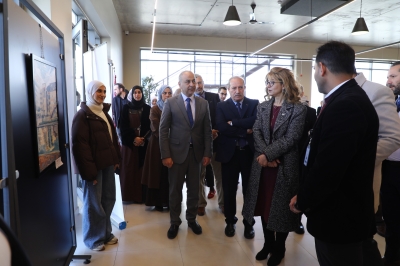 طلبة الشرق الأوسط يظهرون مهاراتهم المعمارية في معرض (MEU بأعين طلبتها) 