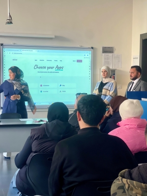 جامعة عمان العربية تنفّذ سلسلة ورش تدريبية في تعليم الأقران من خلال طلبتها