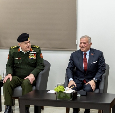 الملك يفتتح مجمع طب وجراحة الفم والأسنان العسكري