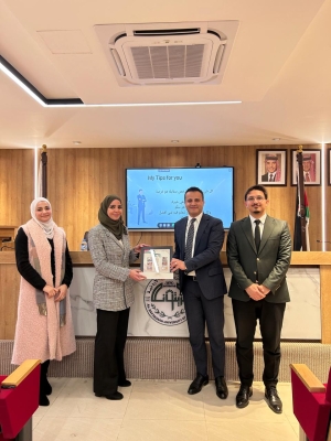 كلية الصيدلة في جامعة الزيتونة الأردنية تنظّم محاضرة حول فنّ المقابلات والتميّز المهني