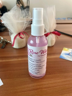 طلبة كلية الصيدلة في عمان العربية يحولون المعرفة النظرية إلى منتجات صيدلانية وتجميلية مبتكرة