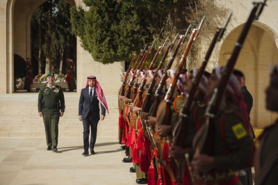 ولي العهد يزور ضريح الملك الحسين