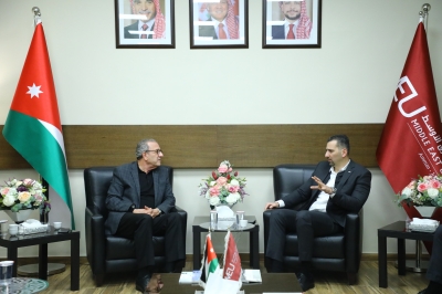 حافلات متطورة من طراز كينغ لونغ تنضم إلى أسطول جامعة الشرق الأوسط