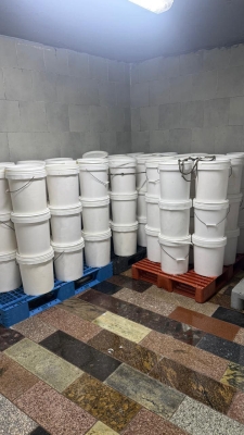 الغذاء والدواء تغلق مصنع ألبان يستخدم الحليب المجفف - صور