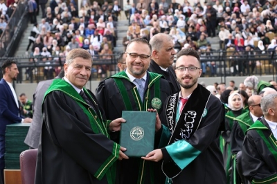 جامعة الزيتونة الأردنية تحتفل بتخريج الفوج الثلاثين من طلبة الفصل الاول 2025/2026