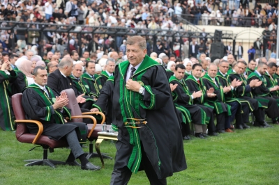 جامعة الزيتونة الأردنية تحتفل بتخريج الفوج الثلاثين من طلبة الفصل الاول 2025/2026