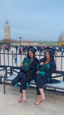 الهنوف والعنود القرامسة .. مبارك التخرج