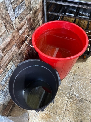 الاردن .. الغذاء والدواء تغلق مشغل حلويات مخالف