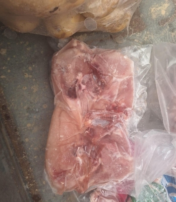 اربد .. إتلاف 240 كغم من الدجاج المجمد مجهول المصدر - صور