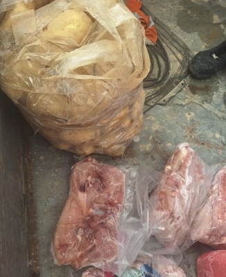 اربد .. إتلاف 240 كغم من الدجاج المجمد مجهول المصدر - صور