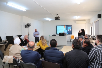 إستضافة خبير دولي في تطوير تدريس اللغة الإنجليزية بجامعة الزيتونة