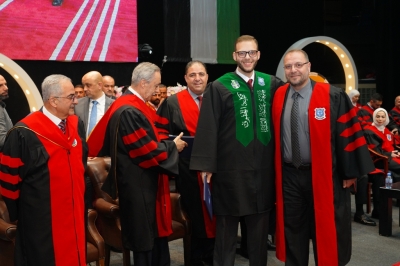 بالصور والفيديو... الكباريتي  يرعى اليوم الأول لإحتفال عمان الأهلية بتخريج طلبتها للفصل الأول من الفوج 33