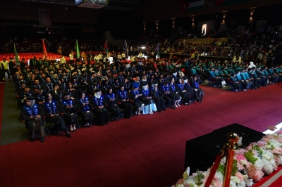 بالصور والفيديو... الكباريتي  يرعى اليوم الأول لإحتفال عمان الأهلية بتخريج طلبتها للفصل الأول من الفوج 33