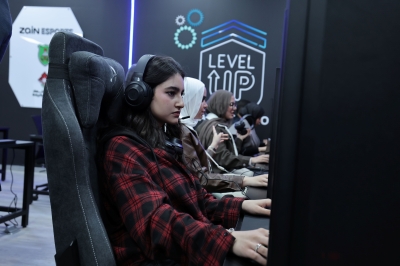 الأمير عمر بن فيصل يفتتح أكاديمية زين للرياضات الإلكترونية وتطوير الألعاب الإلكترونية في الجامعة الأردنية