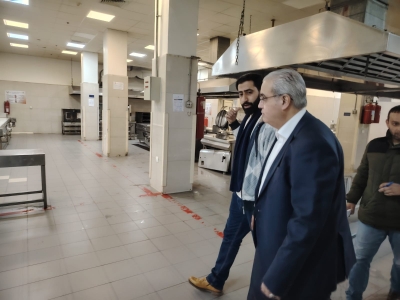 زيارة رمضانية مفاجئة… البدور يفطر مع الموظفين بالبشير - صور