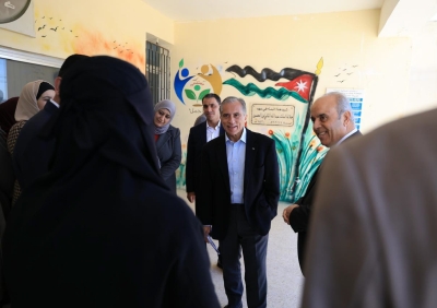 خلال جولة في عجلون وإربد.. حسان يوجّه بدعم الصناعة وتطوير الخدمات الصحية والتعليمية