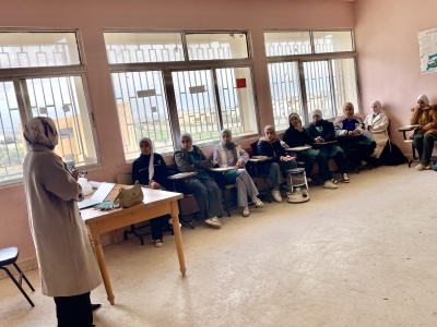 جامعة عمان العربية تواصل دورها المجتمعي بمحاضرة توعوية حول الأمراض المعدية في مدرسة مثلث مليح