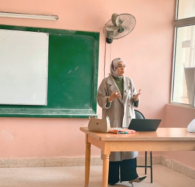 جامعة عمان العربية تواصل دورها المجتمعي بمحاضرة توعوية حول الأمراض المعدية في مدرسة مثلث مليح