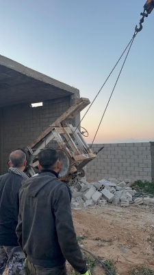 ضبط حفارة مخالفة وردم بئر غير قانوني بعمق 30 متراً في المفرق