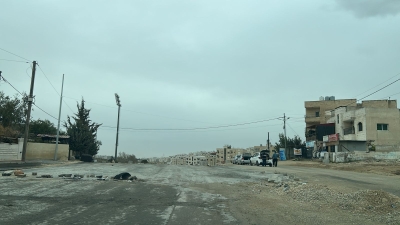 حفريات الشوارع تربك سكان حي قرب ستاد التطبيقية في عمّان