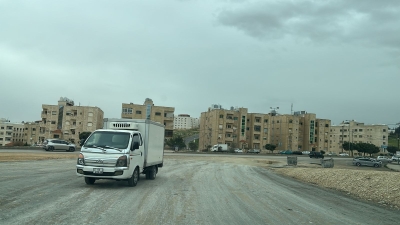 حفريات الشوارع تربك سكان حي قرب ستاد التطبيقية في عمّان