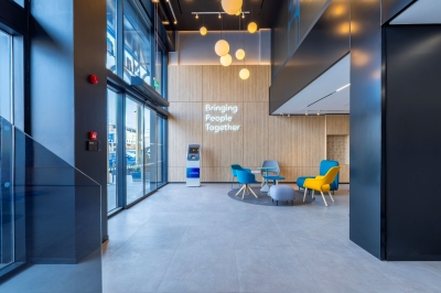 زين تفتتح معرضها الجديد كلياً في إربد - صور