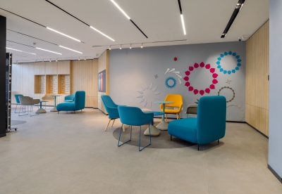 زين تفتتح معرضها الجديد كلياً في إربد - صور