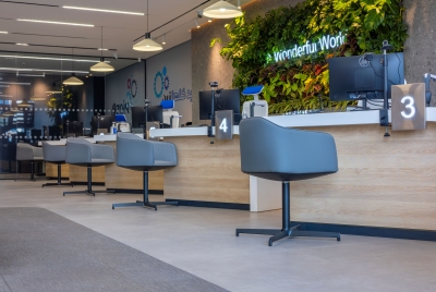 زين تفتتح معرضها الجديد كلياً في إربد - صور