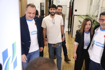 هايبرماكس الأردن توقع شراكة مع نجم المنتخب الوطني يزن النعيمات لدعم 