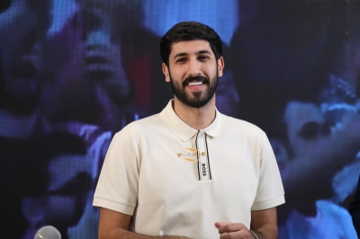 هايبرماكس الأردن توقع شراكة مع نجم المنتخب الوطني يزن النعيمات لدعم 