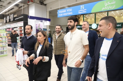 هايبرماكس الأردن توقع شراكة مع نجم المنتخب الوطني يزن النعيمات لدعم 