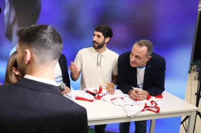 هايبرماكس الأردن توقع شراكة مع نجم المنتخب الوطني يزن النعيمات لدعم 